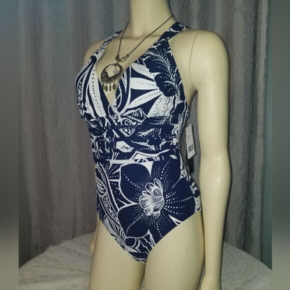 La Blanca blue flower Tummy Control One-Piece Swim, Size 8 NWT Retail $130 - Picture 10 of 14